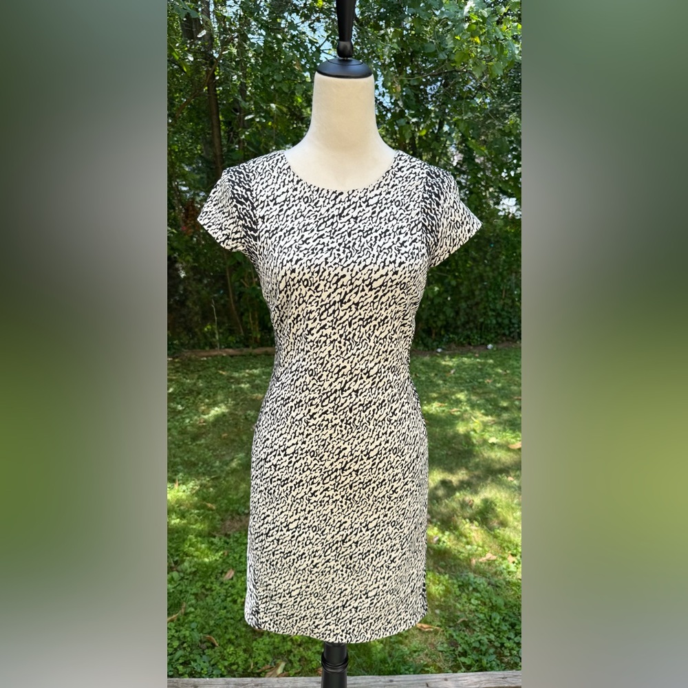Diane Von Frustenberg Monochrome Cotton Wave Jacquard Pele Snake Dress Size 4